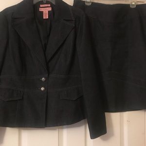 Bandolino 2pc denim stretch suit.